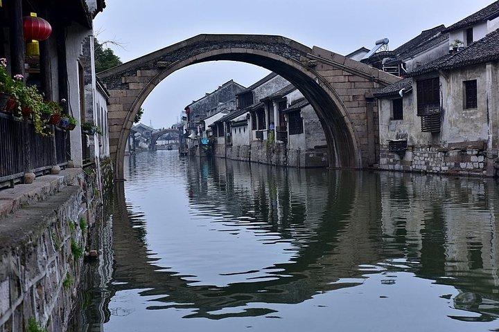 Traslado privado entre Nanxun Ancient Water Town y Hangzhou City Area