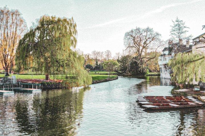 Cambridge's History & Secrets with Self-Guided Walking Tours