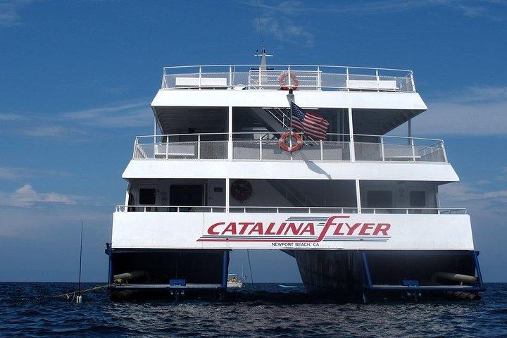ニューポートビーチからアバロンまでのカタリナ島フェリー