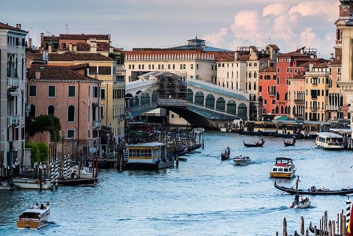 Excursión privada de día completo de Milán a Venecia con guía local y tren rápido