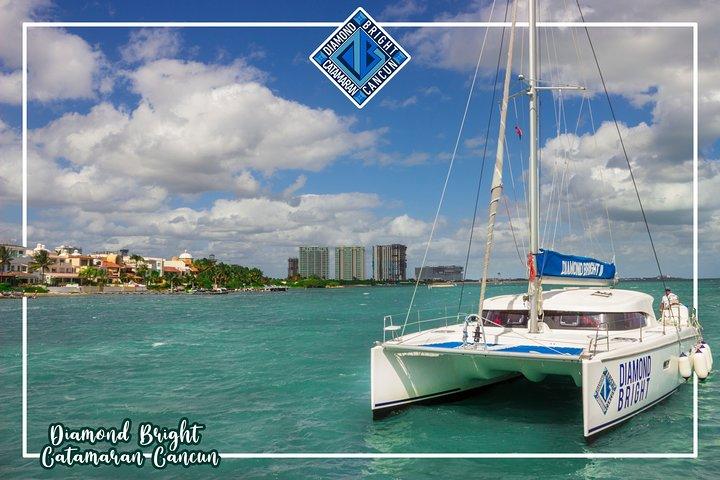 Passeio de catamarã de luxo para isla mujeres com transporte de Tulum
