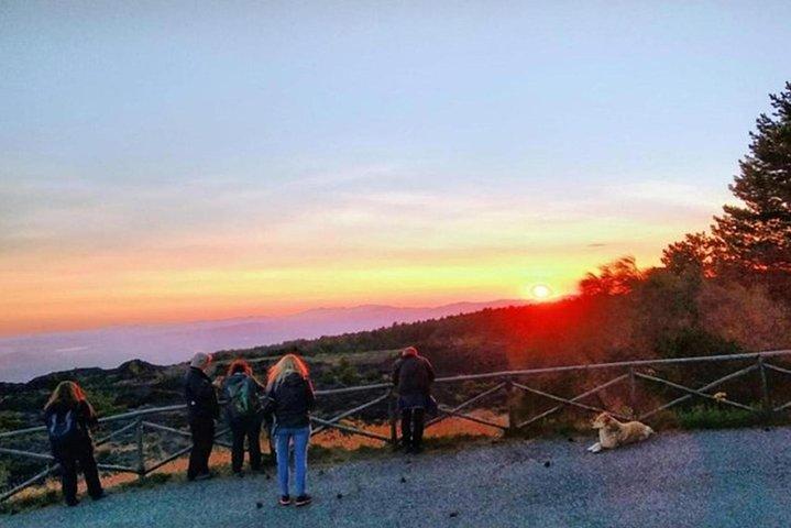 Zonsondergangtrekking op de Etna