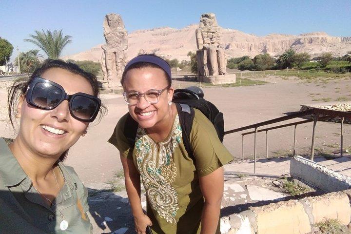 viagem noturna para a cidade de luxor do Cairo em voo doméstico de ida e volta inclui hotel