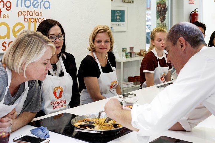 Corso di Cucina Spagnola Paella Tapas e Sangria a Madrid