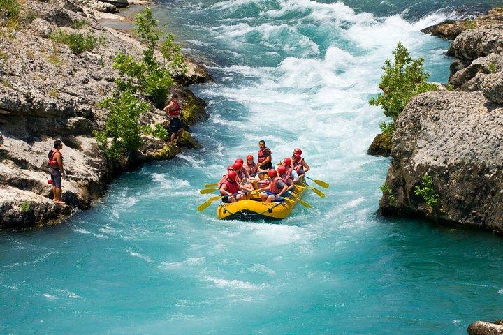 Rafting en el Cañón Koprulu con Zipline Incl. Almuerzo para Kemer