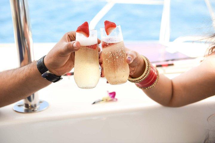 ヨットでオアフ島からプライベートシュノーケル旅行