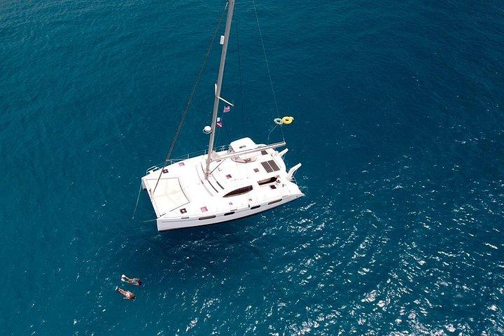 ヨットでオアフ島からプライベートシュノーケル旅行