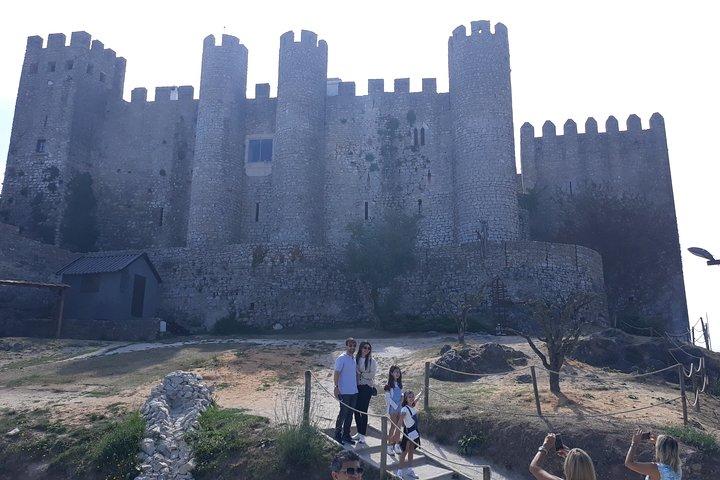 Van Lissabon - privétour naar Obidos, Nazare en Fatima met drop-off in Porto