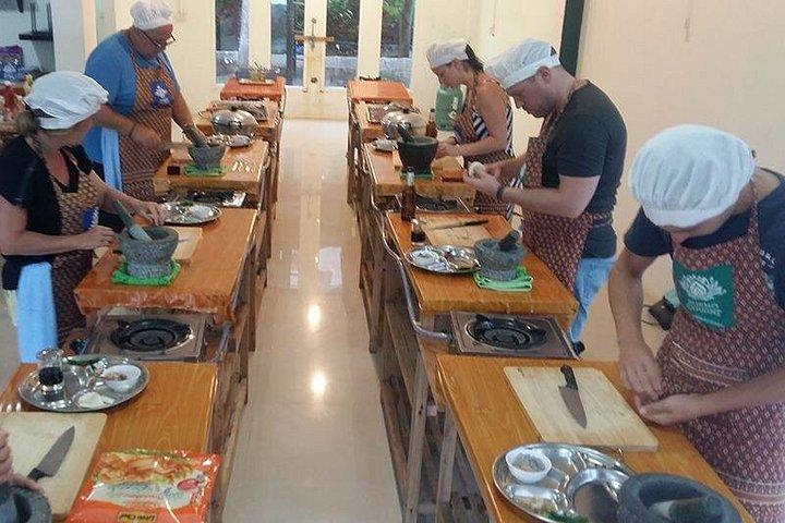 Koh Lanta Dinner Cooking Class With Thai Master Chef