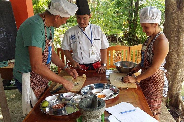 Koh Lanta Dinner Cooking Class With Thai Master Chef