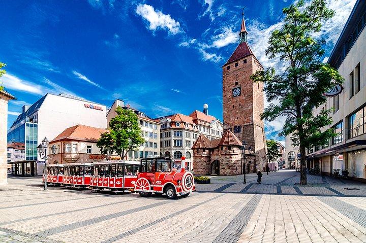 Stadtrundfahrt durch Nürnberg mit der Bimmelbahn
