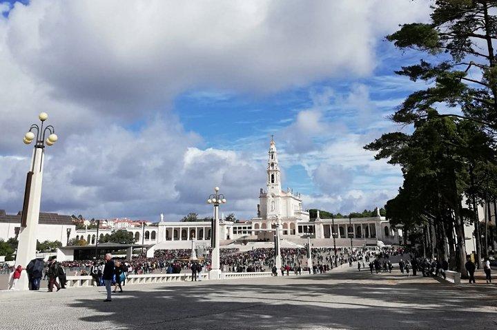 Van Porto - privétour naar Fatima, Nazare en Obidos met drop-off in Lissabon