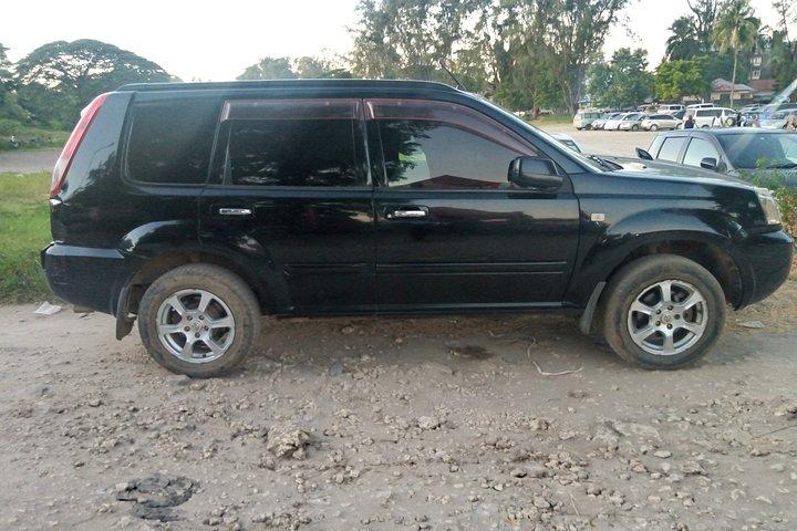 Noleggio auto / Noleggio a Pemba Zanzibar (4WD Land Cruiser).