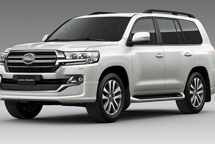 Car Hire/Rental in Pemba Zanzibar (4WD Land Cruiser).