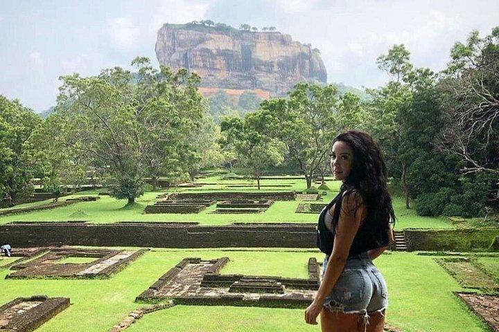 Visite guidée privée d'une journée à Sigiriya et Dambulla