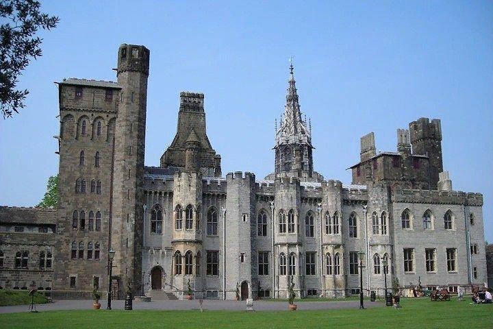 Excursão privada de 2 dias ao País de Gales para Cardiff e Aberfan saindo de Londres