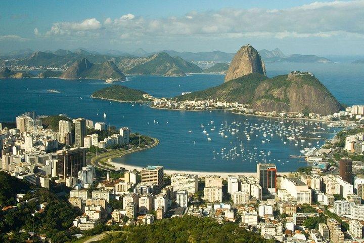 Traslado al aeropuerto: Aeropuerto GIG a Río de Janeiro en coche de negocios