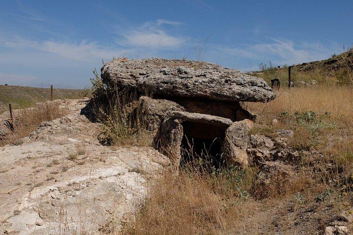 グラナダジオパーク：砂漠、先史時代、郷土料理