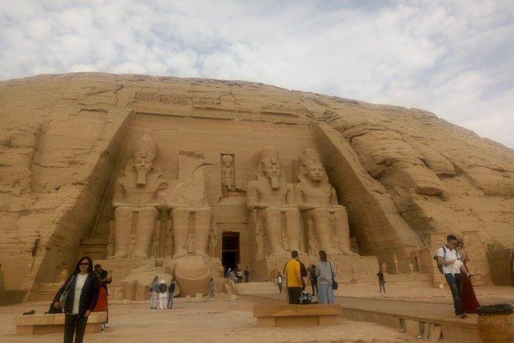 Tour di un'intera giornata ai templi di Abu Simbel da Assuan - Condivisione di un piccolo gruppo