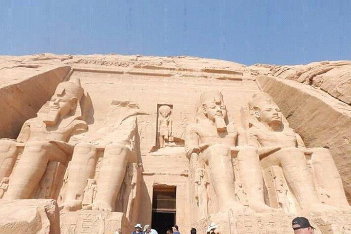Tour di un'intera giornata ai templi di Abu Simbel da Assuan - Condivisione di un piccolo gruppo
