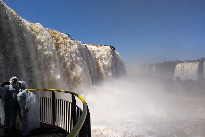 ブラジルのイグアスの滝への半日プライベートツアー