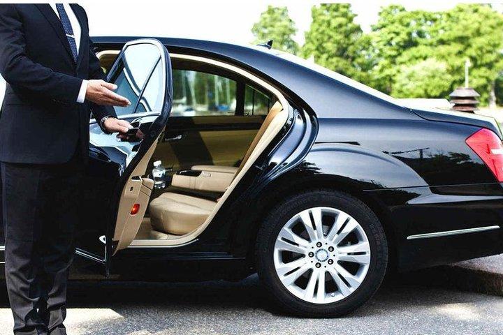 Private Round-trip Airport Transfer: Xi'an International Airport and Xi'an Hotel
