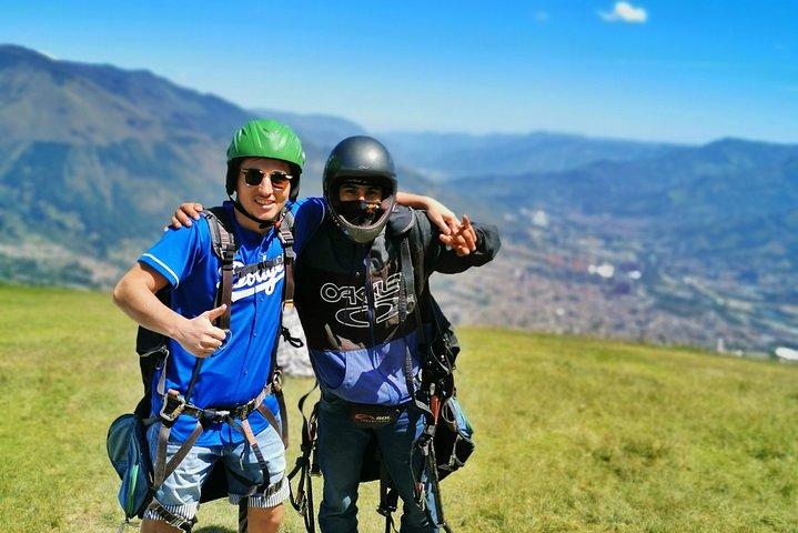 Private Guatapé & Paragliding: Epic Views & Thrills