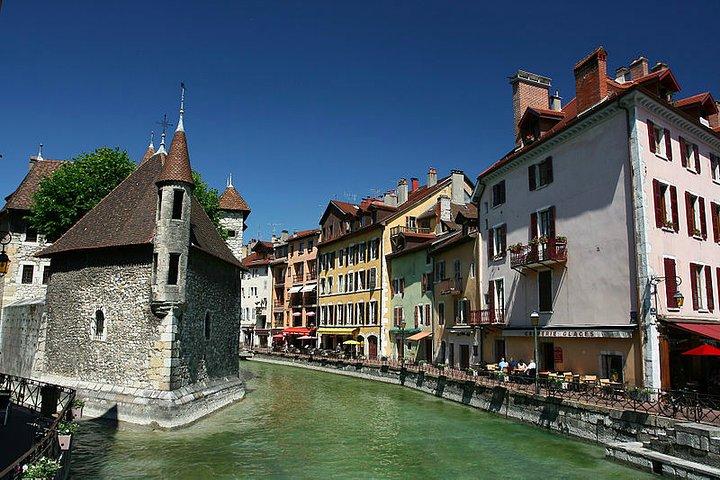 Private Ganztagestour von Perouges und Annecy ab Lyon mit Abholung vom Hotel