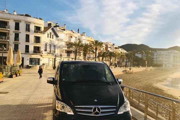 Private Transfer from Sitges to Barcelona Airport