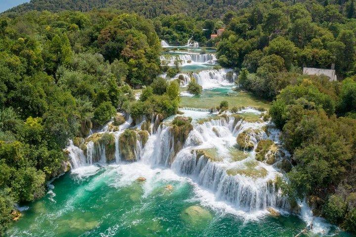 Fuggi dalle magiche cascate di Krka in un tour privato di un'intera giornata