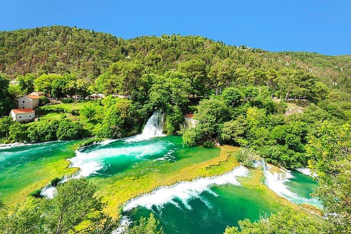 Fuggi dalle magiche cascate di Krka in un tour privato di un'intera giornata
