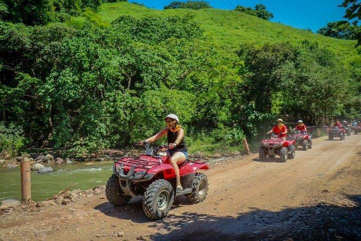Avventura in ATV condiviso nella giungla a Puerto Vallarta