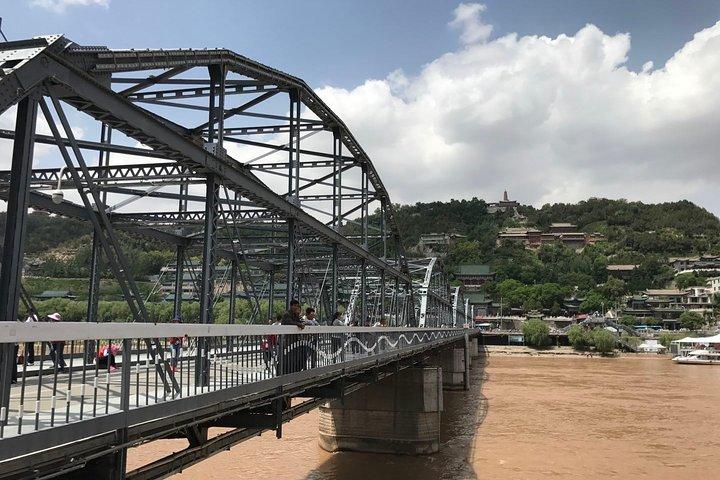 Excursão privada de um dia a Lanzhou: White Pagoda Hill, Zhongshan Bridge, Yellow River etc.