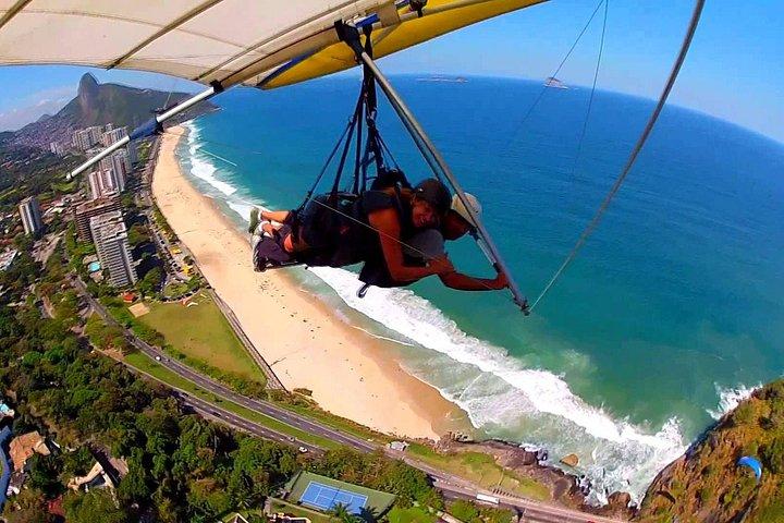 Rio de Janeiro: Guided Hang-Gliding or Paragliding Experience