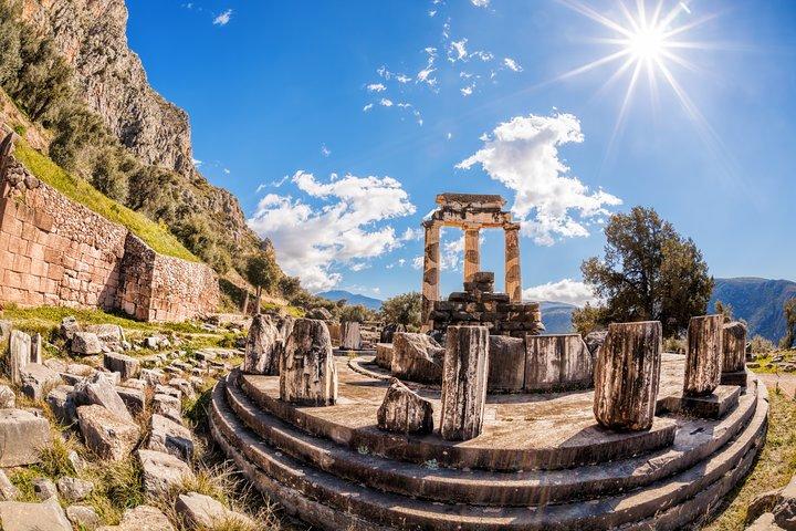 Mercedes Private Tour til Delphi og Arachova