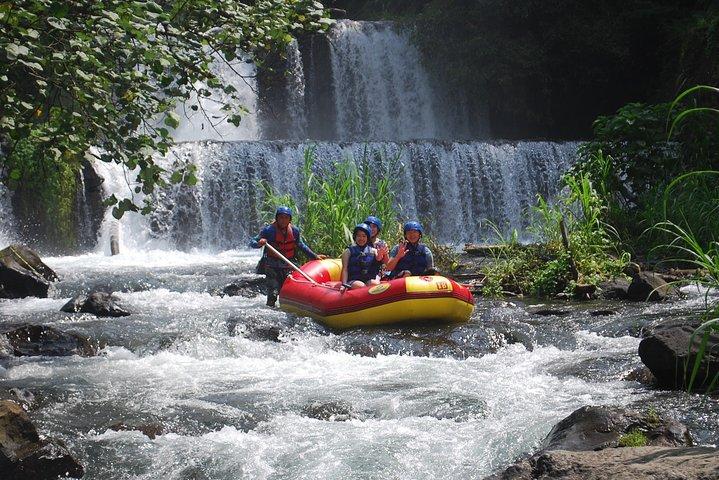 Aventura de rafting en Bali + Tour al este de Bali