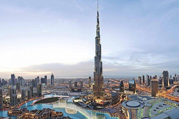 ドバイ空港 DXB 往復プライベート送迎 (高級 SUV)