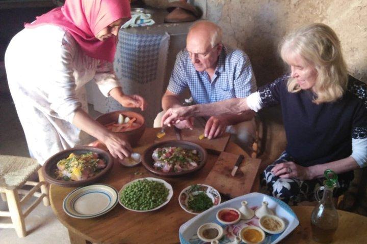 Cooking class with Berber family