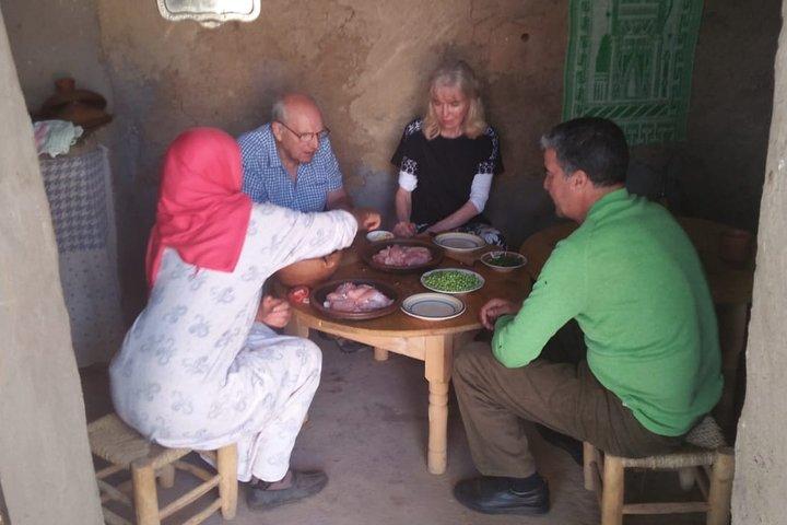 Cooking class with Berber family