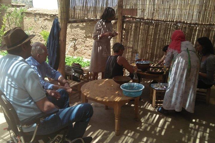 Cooking class with Berber family