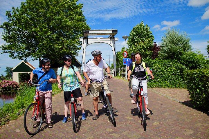 Amsterdam : 自転車レンタル＆無料セルフガイド付き自転車ツアー EN/FR/DE/ES