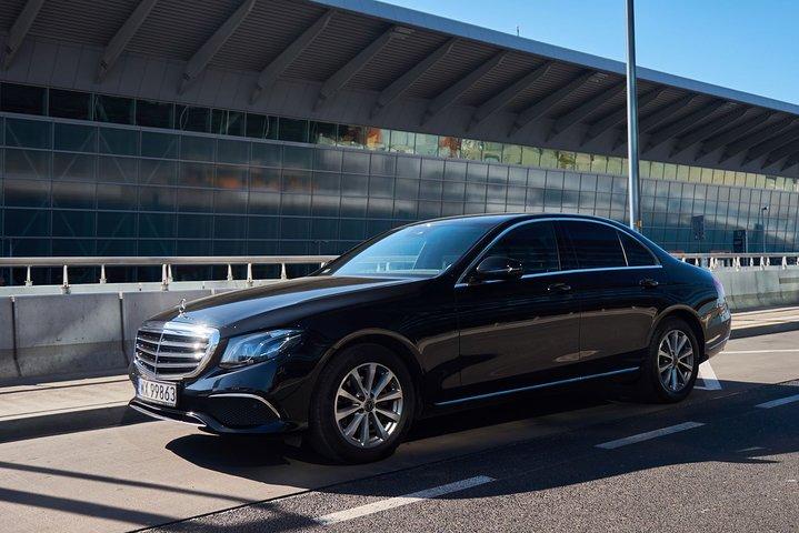 Mercedes a su disposición en Varsovia (4 - 12 horas) / tour de compras