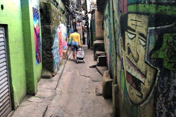 Guide Tour DA the Rocinha Favela
