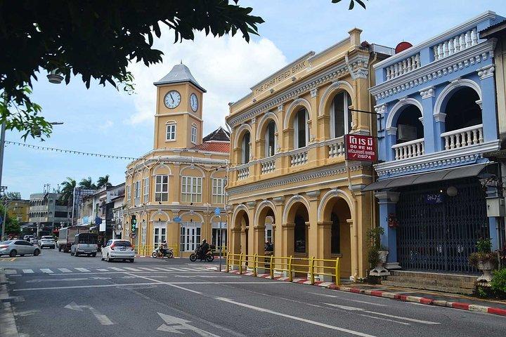 Traslados del aeropuerto de Phuket: ciudad de Phuket al aeropuerto de Phuket HKT en furgoneta de lujo