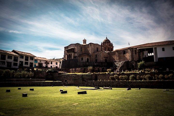 Visite privée à pied de Coricancha, de la cathédrale de Cusco et du marché local de San Pedro