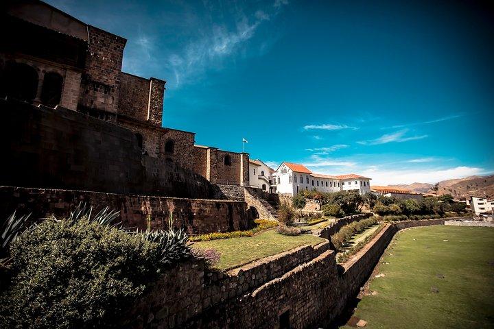 Visite privée à pied de Coricancha, de la cathédrale de Cusco et du marché local de San Pedro