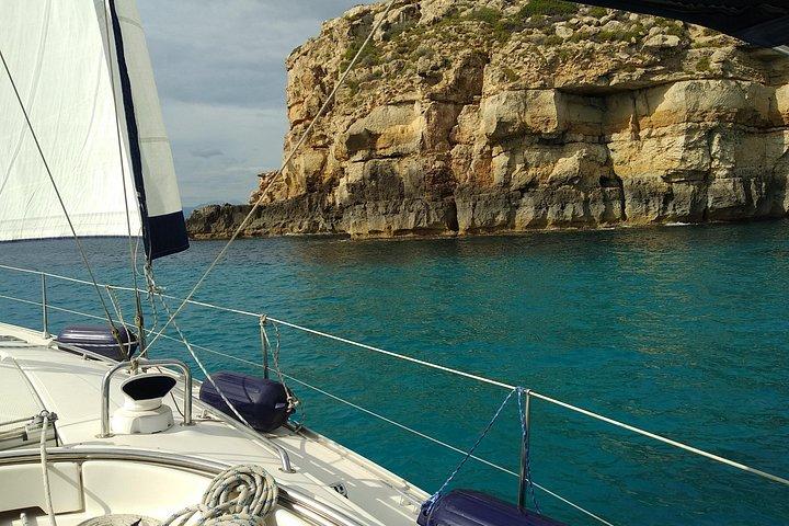 Zeilen op Mallorca als een local met tapas en een drankje