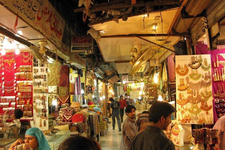 Premium Services: Dagtrip met gids in Lahore