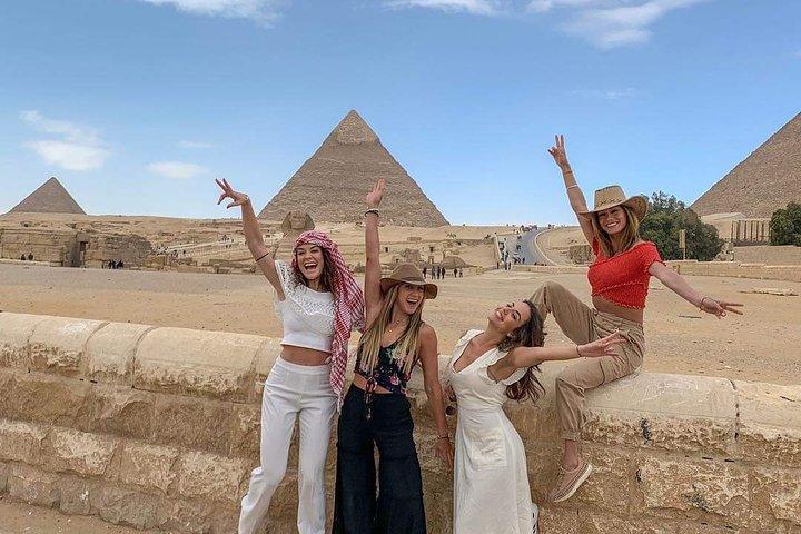30Mのラクダに乗ってギザのピラミッドとスフィンクスへの半日旅行