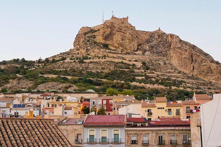 Explore o antigo centro da cidade de Alicante a pé